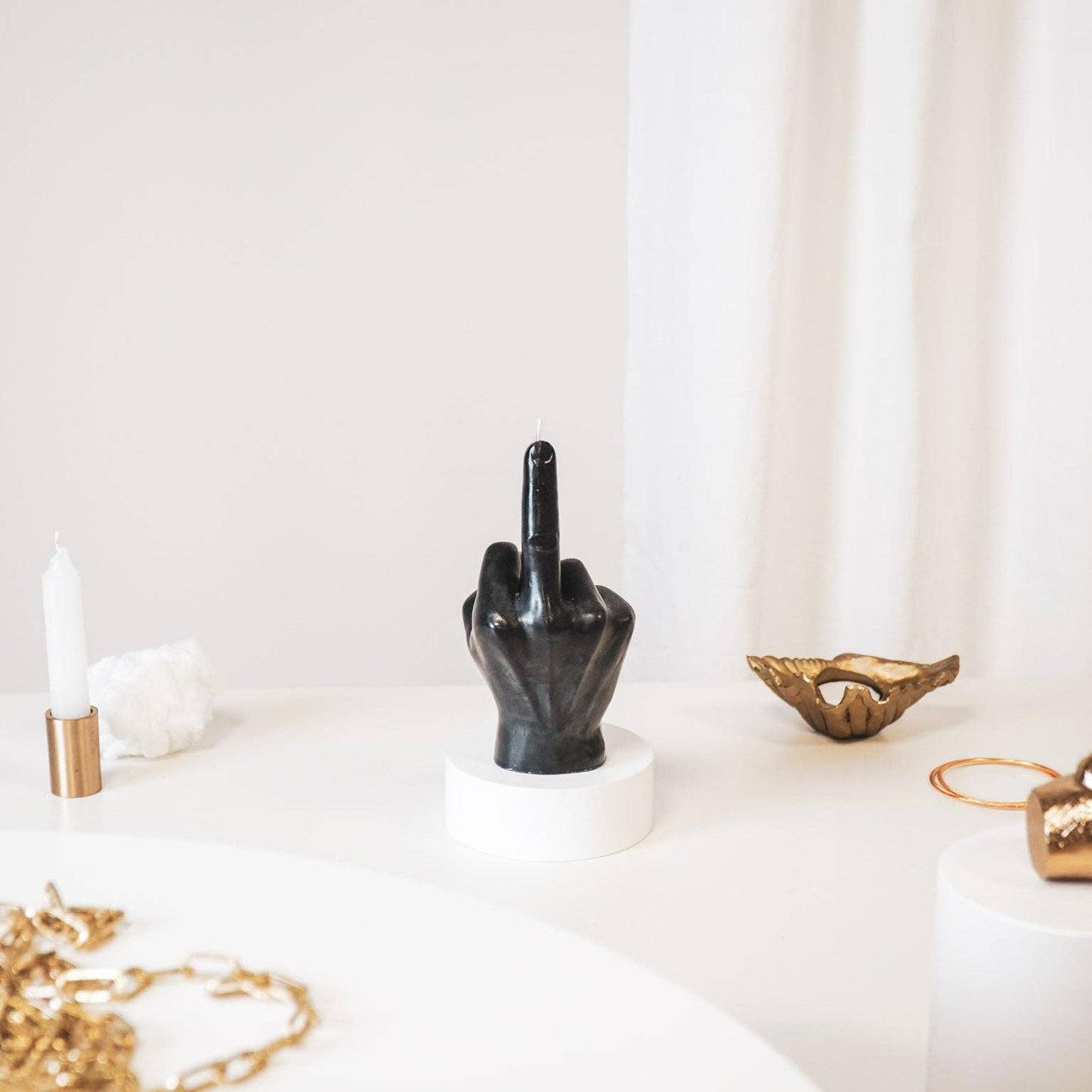 Candle - Middle Finger - Wax - Black - 570gram - 10x9x17cm: Black