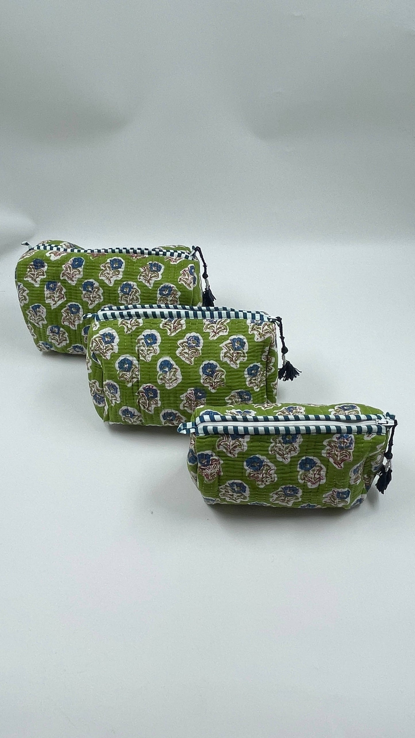 Green Floral Quilted Was Bag 3 Sizes