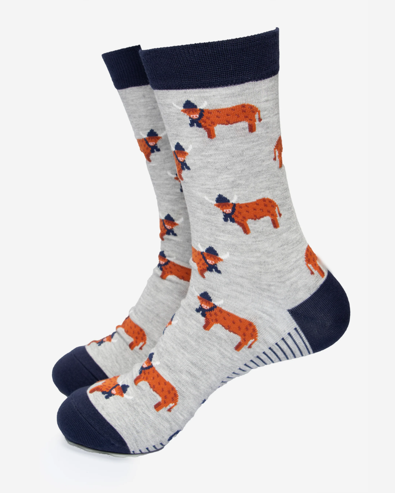 Highland Cow With Scarf And Hat Unisex Socks