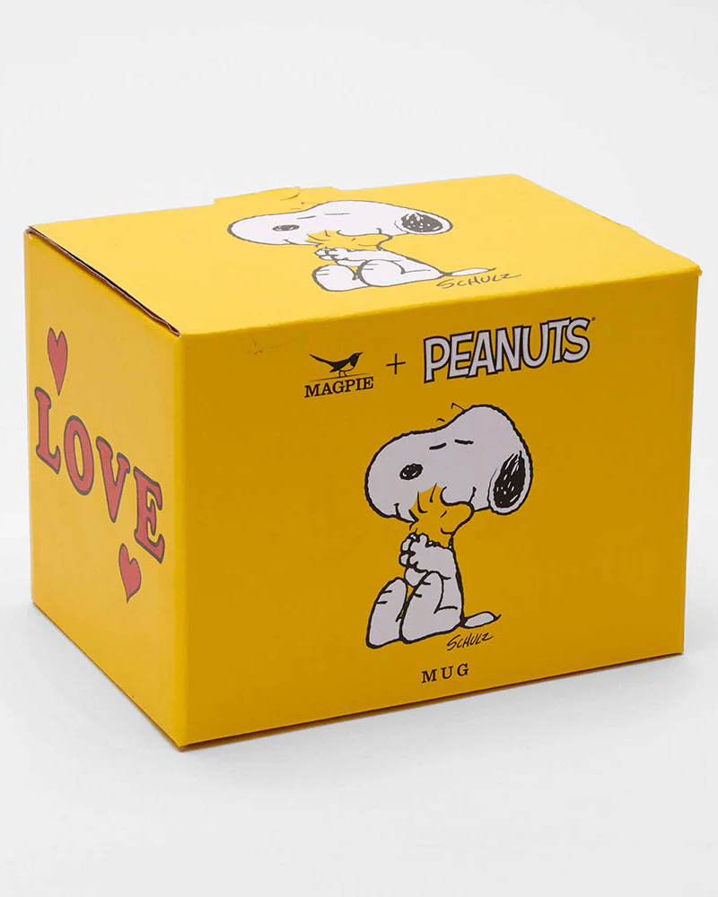 Peanuts Snoopy Love Mug