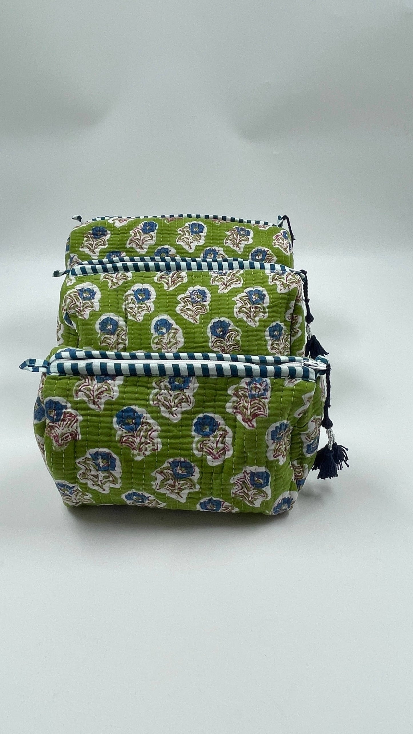 Green Floral Quilted Was Bag 3 Sizes