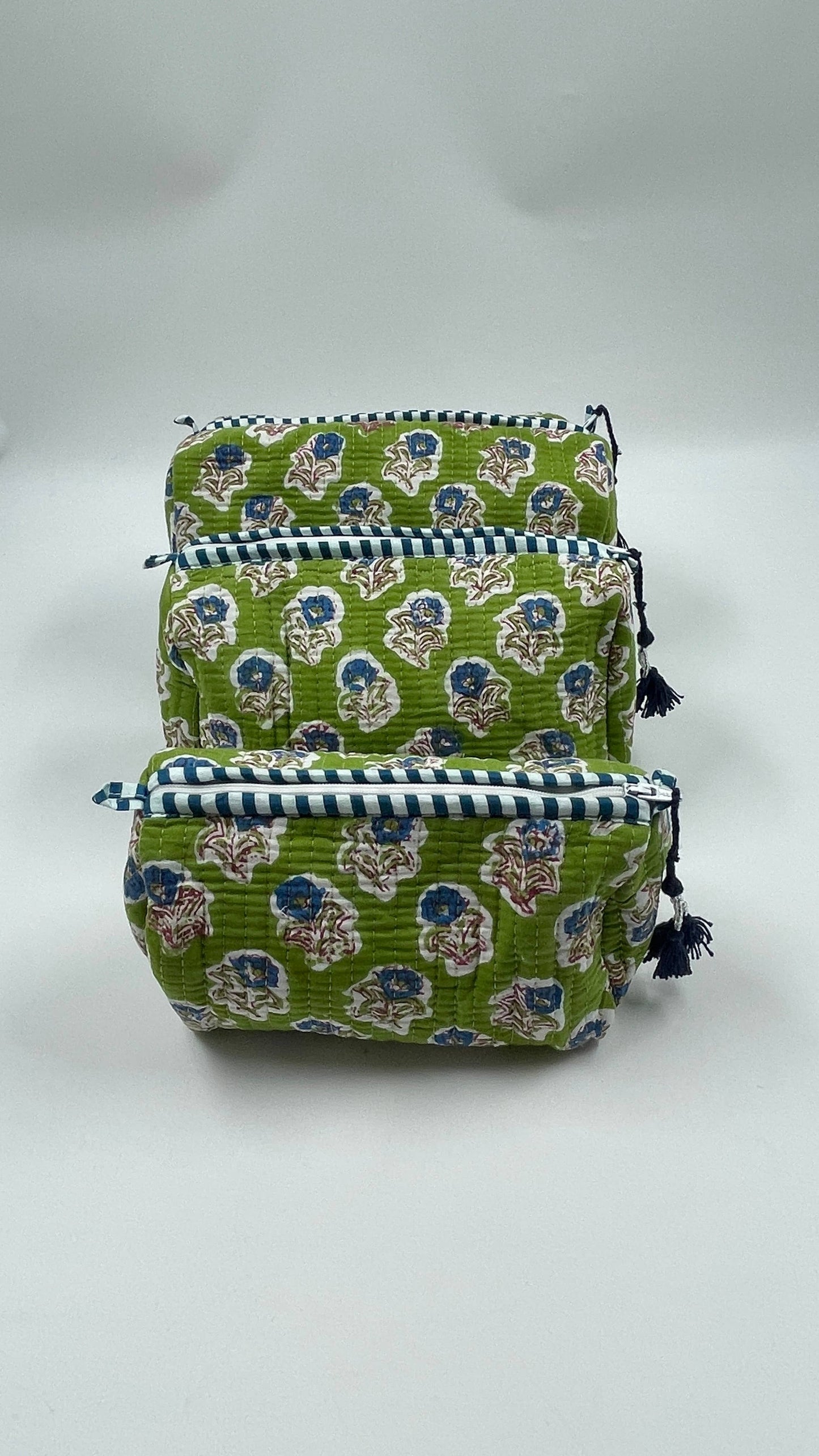 Green Floral Quilted Was Bag 3 Sizes