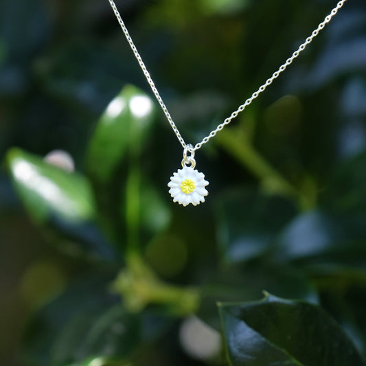 Daisy White Mini Flower Pendant Necklace