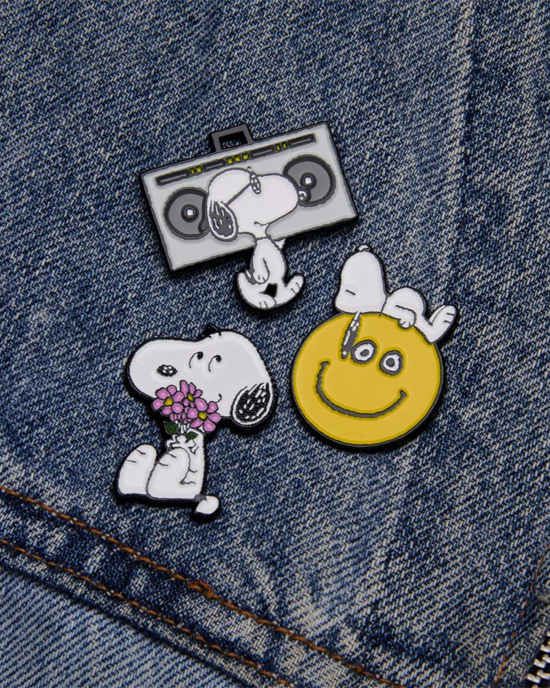 Peanuts Snoopy Vinyl Record Enamel Pin Badge