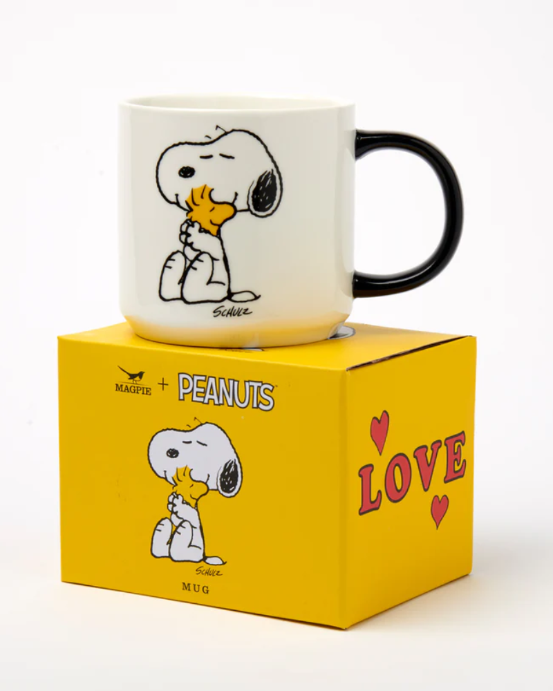 Peanuts Snoopy Love Mug