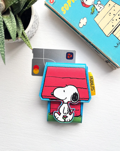 Peanuts Doghouse Foldover Card Holder